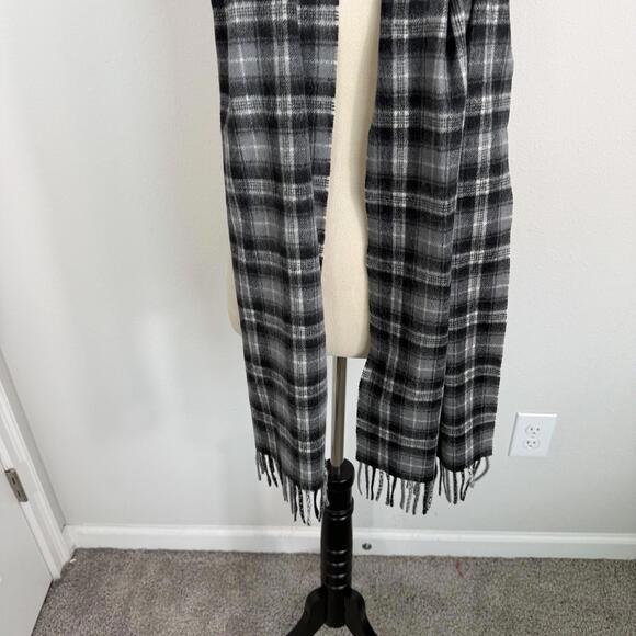 ABERCROMBIE & FITCH 70% Wool Scarf, One Size, Multi Color, Gray-Black Plaid - Picture 3 of 5
